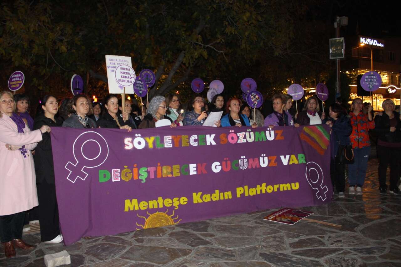 Menteşe Kadın Platformu, 25 Kasım’da Sokakları Doldurdu: “Dünya Yerinden Oynar, Kadınlar Özgür Olsa!” 16